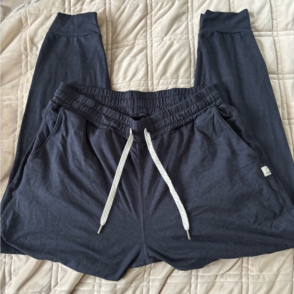Vuori Navy Performance Jogger - Picture 3 of 6
